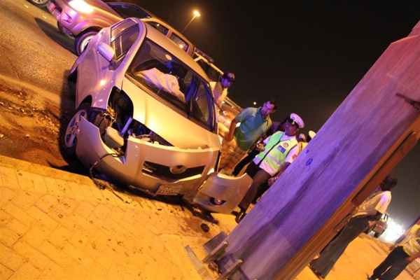 إصابة شاب بحريني بحادث مرور بكوبري الجنبية 