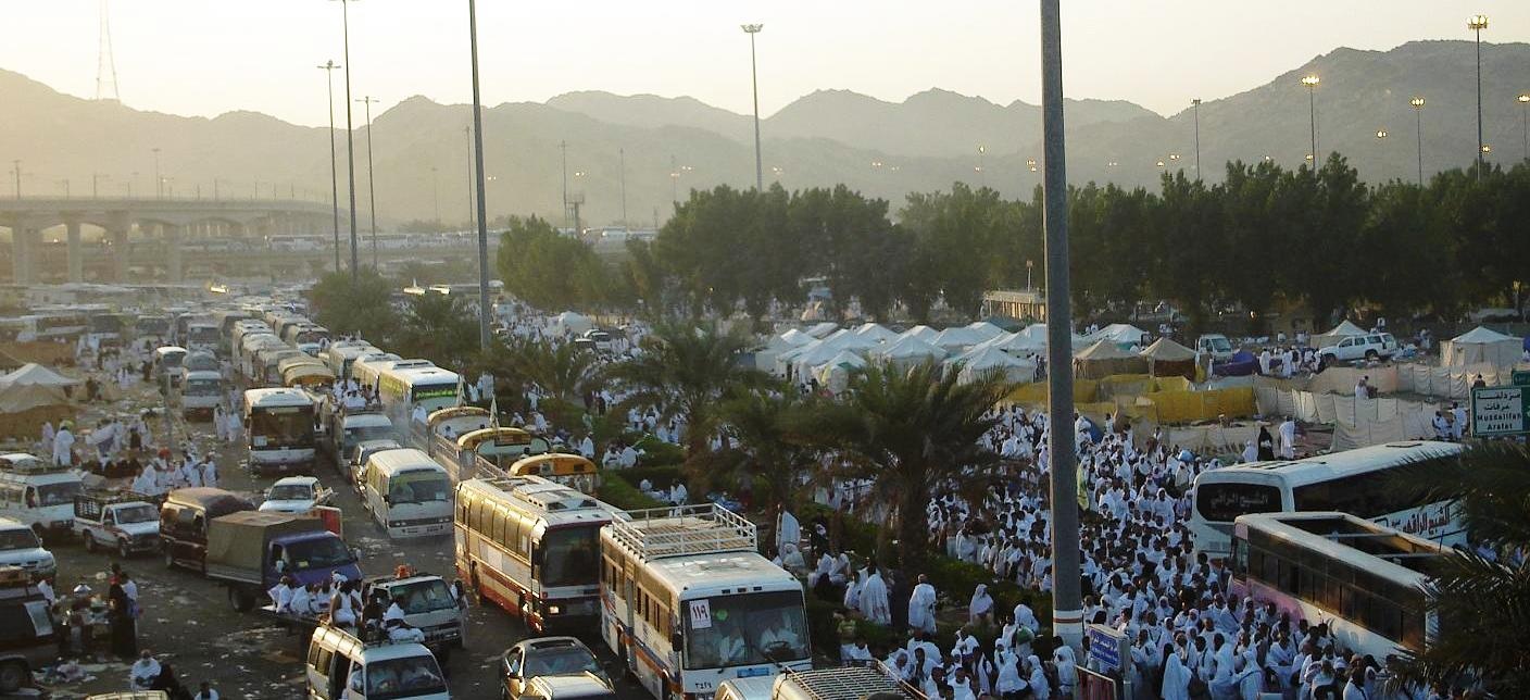 صور لخروج الحجاج من مزدلفة متوجهين الى منى مع شروق اليوم 