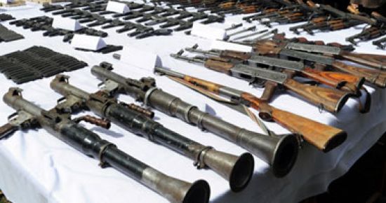 الجيش الجزائري يضبط 218 قطعة سلاح مهربة من ليبيا البحرين صحيفة الوسط البحرينية مملكة البحرين