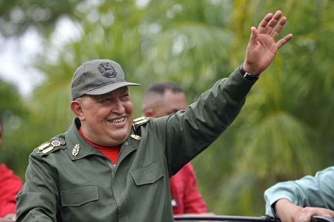 الرئيس الفنزويلي هوغو شافيز يعتبر القذافي 