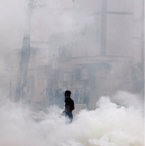 انتشار الغازات المسيلة للدموع لتفريق تجمعات في قرية المعامير 