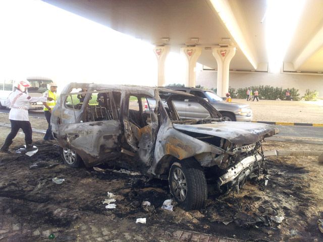 سيارة المواطن الخليجي احترقت بالكامل عقب سقوطها من الكوبري