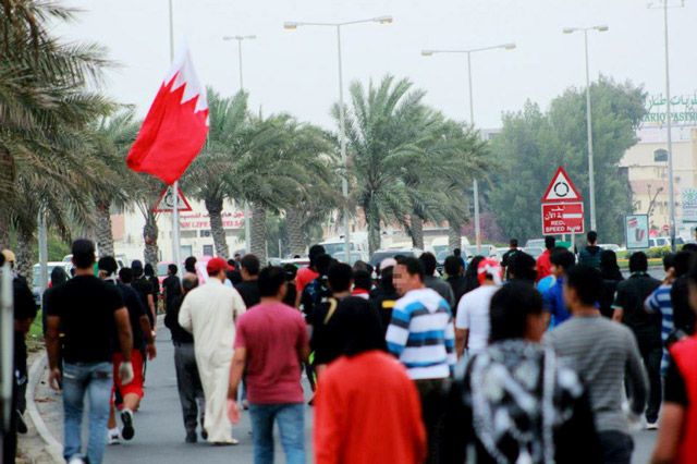 مشاركون في كسار فاتحة الفقيدة أمينة السيدمهدي