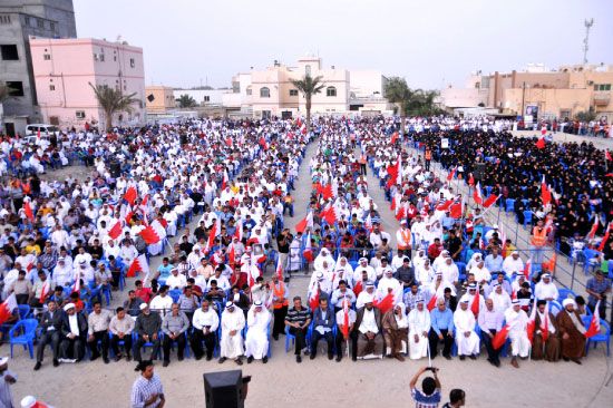 بحرينيون احتشدوا في اعتصام الجمعيات المعارضة بجزيرة سترة أمس