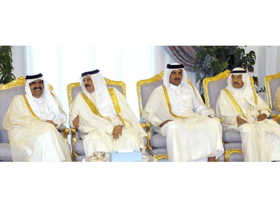 القيادة السياسية تقدم التهنئة إلى سمو أمير دولة قطر-بنا