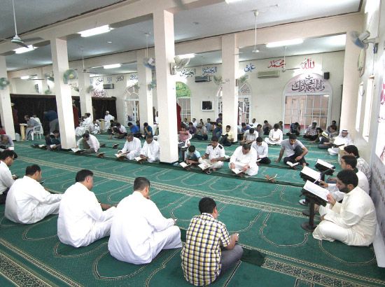 المحفل القرآني في قرية كرزكان-تصوير عيسى ابراهيم