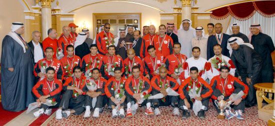 رئيس المؤسسة العامة يستقبل منتخب كرة اليد بعد فوزه بالمركز الأول في بطولة منتخبات كرة اليد الخليجية العام 2007
