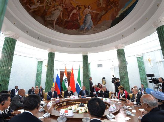 قادة مجموعة العشرين يعقدون أول اجتماع لهم أمس - afp