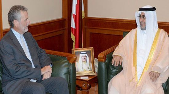 السفير الأميركي يعد بنقل استيضاحات الحكومة البحرينية إلى الإدارة الأميركية