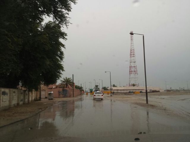 أمطار متوسطة شهدتها البحرين أمس وسط تكرار شكاوى المواطنين السنوية