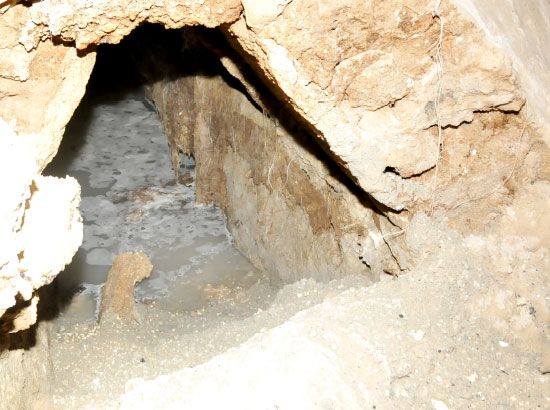 القناة المائية في القريّة التي رصدتها عدسة «الوسط» يوم الأربعاء - تصوير أحمد آل حيدر