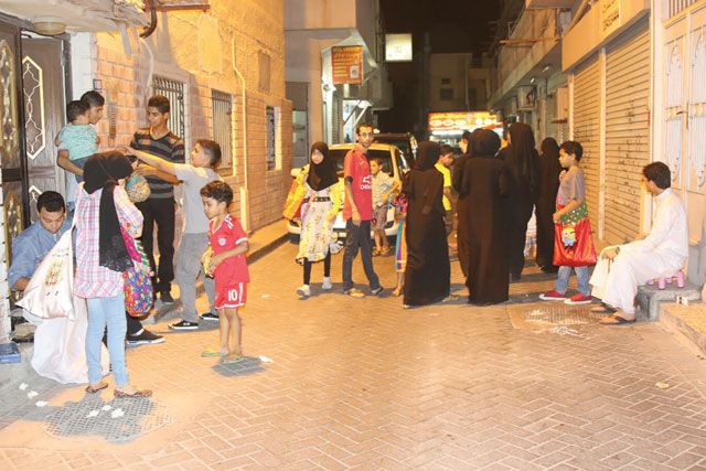 فعاليات متنوعة شهدتها ليلة النصف من رمضان بمناسبة احتفالات «القرقاعون» في مناطق البحرين