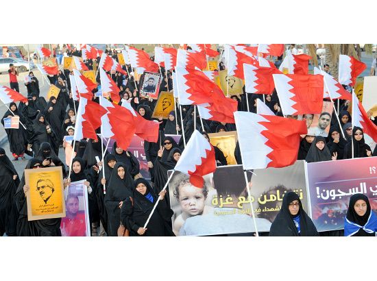 أعلام البحرين ترفرف في تظاهرة المعارضة -تصوير عقيل الفردان