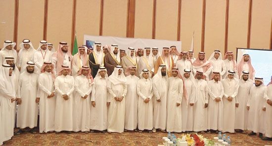 صورة جماعية للمعلمين السعوديين الجدد في البحرين