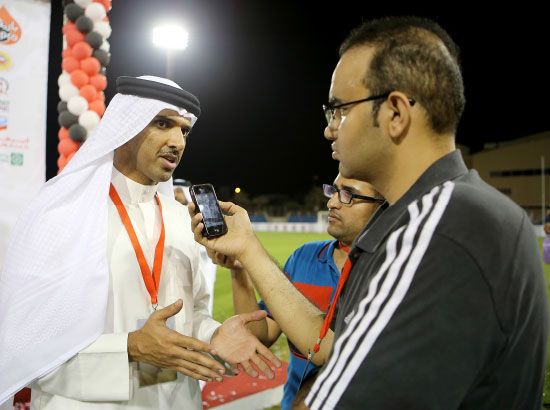 علي بن خليفة يتحدث لوسائل الإعلام