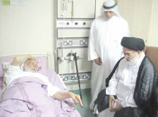 السيد محمد رضا الغريفي في زيارة للعصفور خلال وجوده في المستشفى