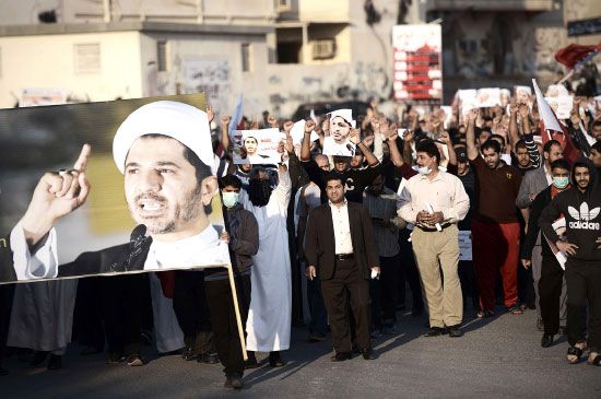 شهدت البحرين يوم أمس مسيرات مطالبة بالإفراج عن الشيخ علي سلمان