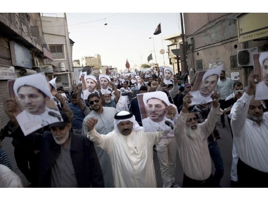 مسيرات شعبية في البلاد القديم طالبت بالإفراج عن أمين عام جمعية الوفاق الشيخ علي سلمان - afp