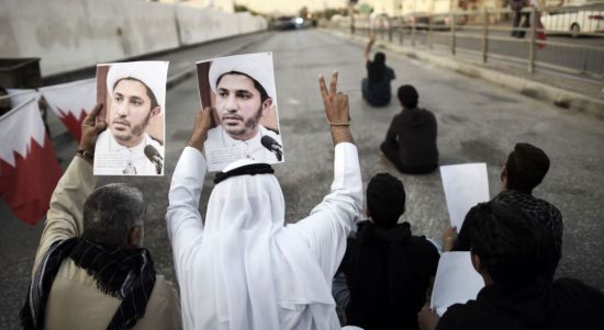 إحدى المسيرات المطالبة<br />بالإفراج عن أمين عام جمعية<br />الوفاق - أ ف ب