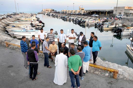 بحارة سترة المحترفون يطالبون المسئولين تجديد رخص الصيد الممنوحة لهم كرخص دائمة - تصوير عيسى إبراهيم