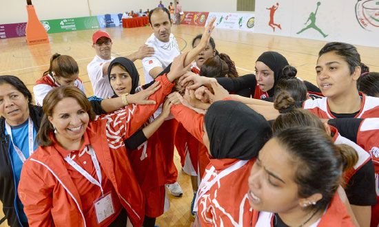 حياة بنت عبدالعزيز تشارك منتخب السلة الفرحة