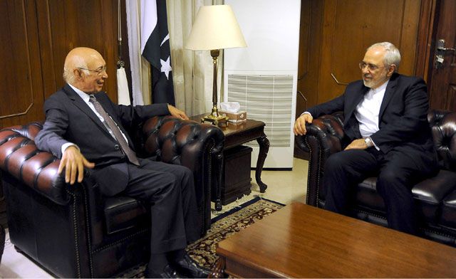 وزيرا الخارجية الإيراني والباكستاني يجريان محادثات في إسلام آباد     - REUTETS