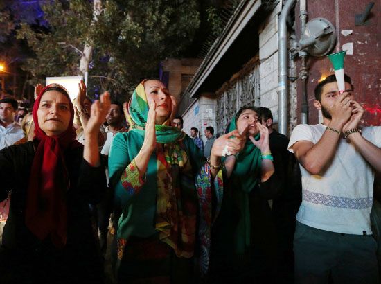 احتفالات تعم شوارع طهران عشية الاتفاق النووي التاريخي - afp