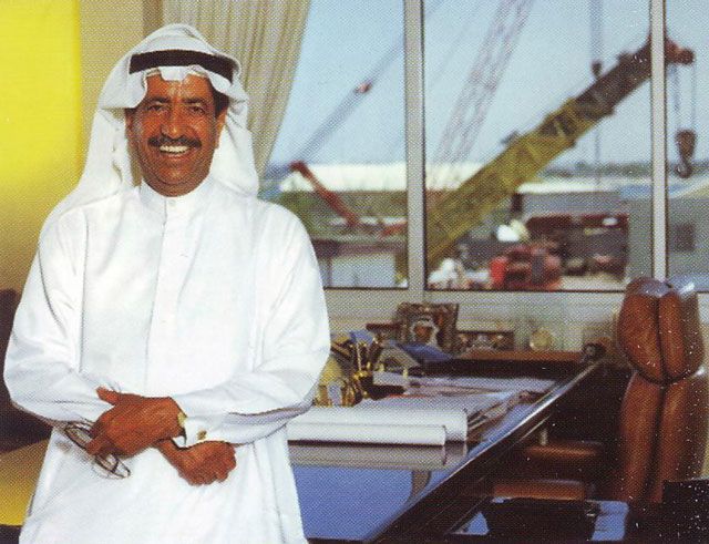 عبدالله ناس في مكتبه العام 1999