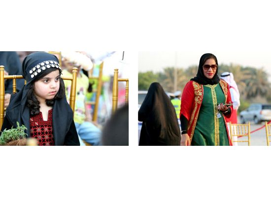 المهرجان تحت رعاية العضو البلدي فاطمة القطري واشتمل على سحوبات على جوائز قيمة وهدايا للأطفال وألعاب