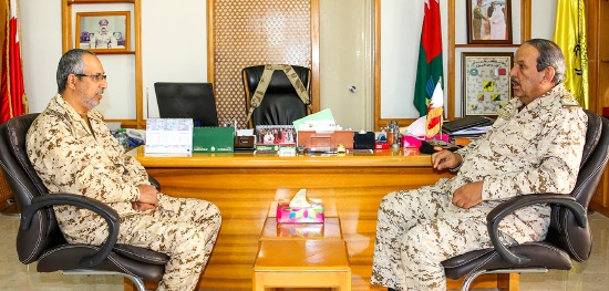 ﻿القائد العام لقوة دفاع البحرين لدى زيارته عدداً من الوحدات أمس