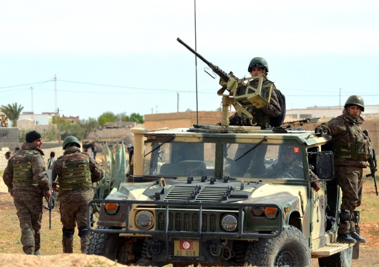 ﻿قوات من الجيش التونسي في مدينة بن قردان