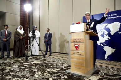 ﻿كيري: نقف إلى جانب جميع الأطراف البحرينية من أجل مساهمة سياسية أكبر لجميع المواطنين - reuters