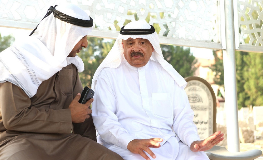 ﻿أنور سعيد الحداد يتحدث إلى «الوسط» - تصوير عبدالله حسن