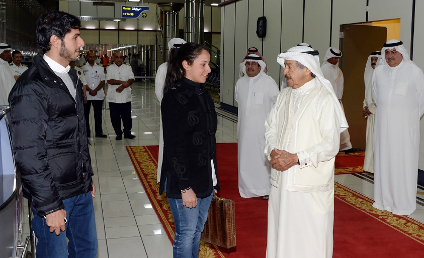 ﻿سمو رئيس الوزراء لدى استقباله الشيخة عائشة بنت راشد آل خليفة