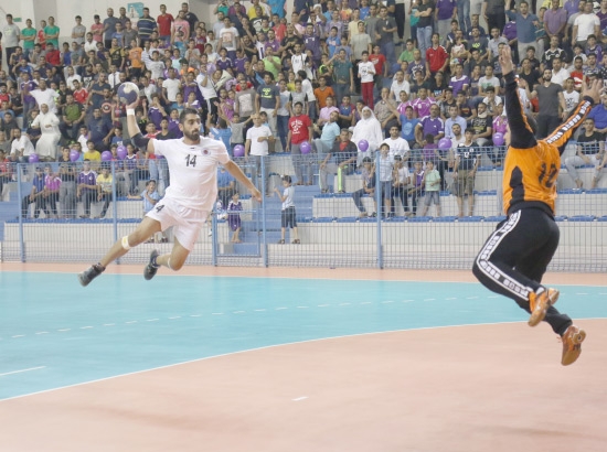 ﻿انفراد للاعب باربار محمود عبدالقادر بمرمى الشباب - تصوير عقيل الفردان