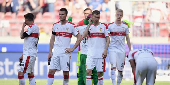 هبط شتوتجارت بطل الدوري الألماني 5 مرات