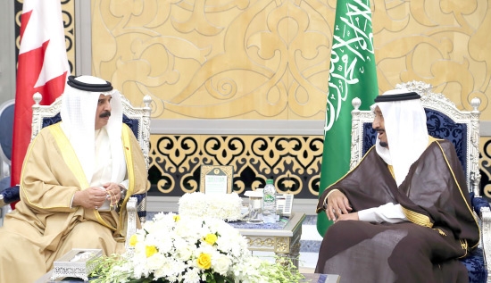 ﻿العاهل السعودي مستقبلاً جلالة الملك