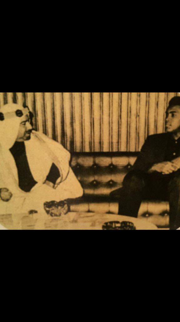  زيارة الملاكم محمد علي كلاي للبحرين عام 1972 واستقبله الالوف من محبيه في المطار كما التقى بالأمير الرحل الشيخ عيسى بن سلمان