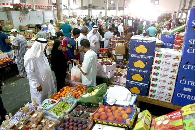 ﻿عيد الفطر أنعش الحركة في سوق الفواكه
