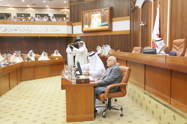﻿جلسة مجلس الشورى أمس عقب افتتاح دور الانعقاد الثالث
