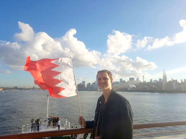 ﻿الشاب محمد إسماعيل أعرب عن سعادته بالنجاح في رفع علم البحرين في القطب الشمالي قائلاً إنه كان يهدف من خلال رحلته إلى تعريف العالم بالصورة الحضارية لمملكة البحرين
