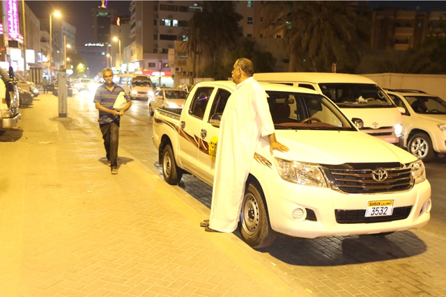 ﻿سواق التاكسي: يوم كامل لدنانير معدودة  - تصوير  : أحمد آل حيدر