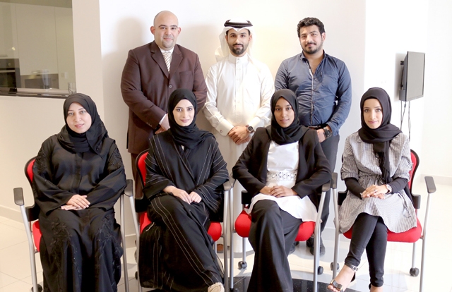 ﻿مجموعة من البحرينيين الذين طوروا المشروع
