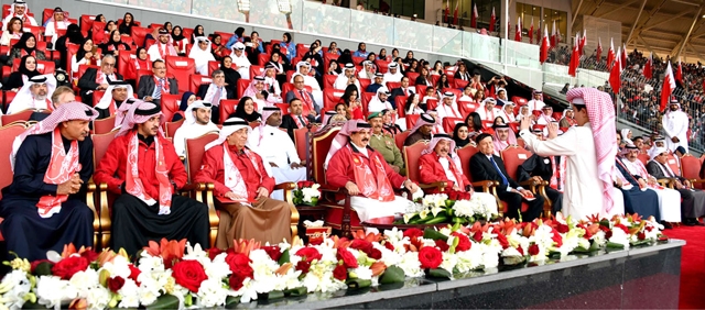 ﻿ عاهل البلاد لدى رعايته الكريمة مهرجان البحرين أولاً 2016 أمس الذي نظمته وزارة التربية والتعليم