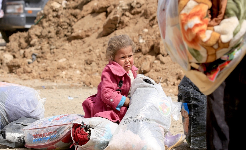 ﻿فتاة عراقية من النازحين الذين فروا من الموصل - REUTERS