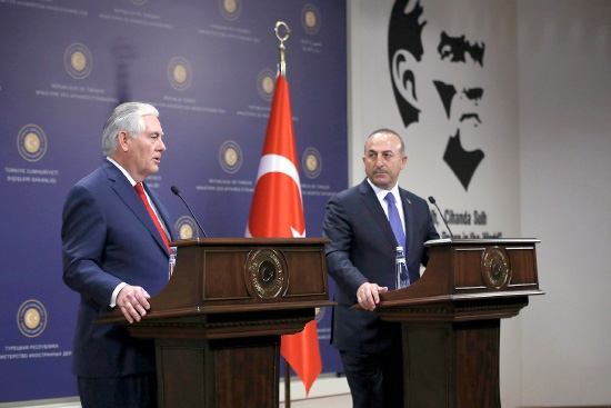 ﻿وزير الخارجية الأميركي ونظيره التركي في المؤتمر الصحافي أمس - epa