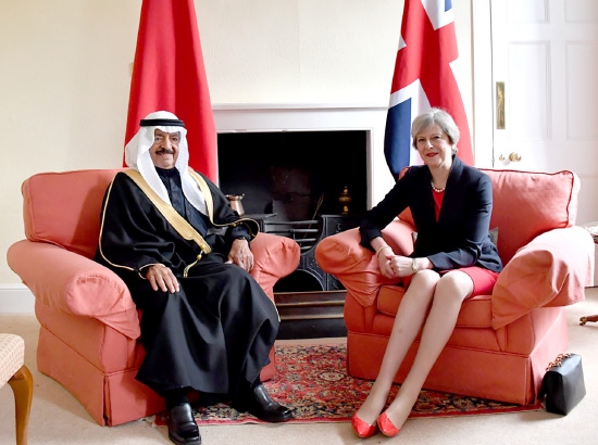 ﻿سمو رئيس الوزراء مجتمعاً مع رئيسة الوزراء البريطانية