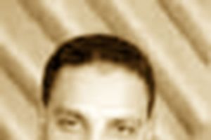 علاء الأسواني