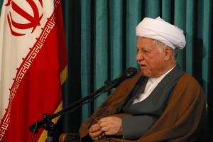 رفسنجاني يتهم مدير مكتب أحمدي نجاد بالتآمر