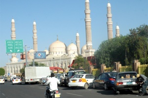 معارك عنيفة بين الجيش اليمني والحوثيين